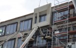 Montage der Fassadenelemente 05.2020 Foto: 2BPlan